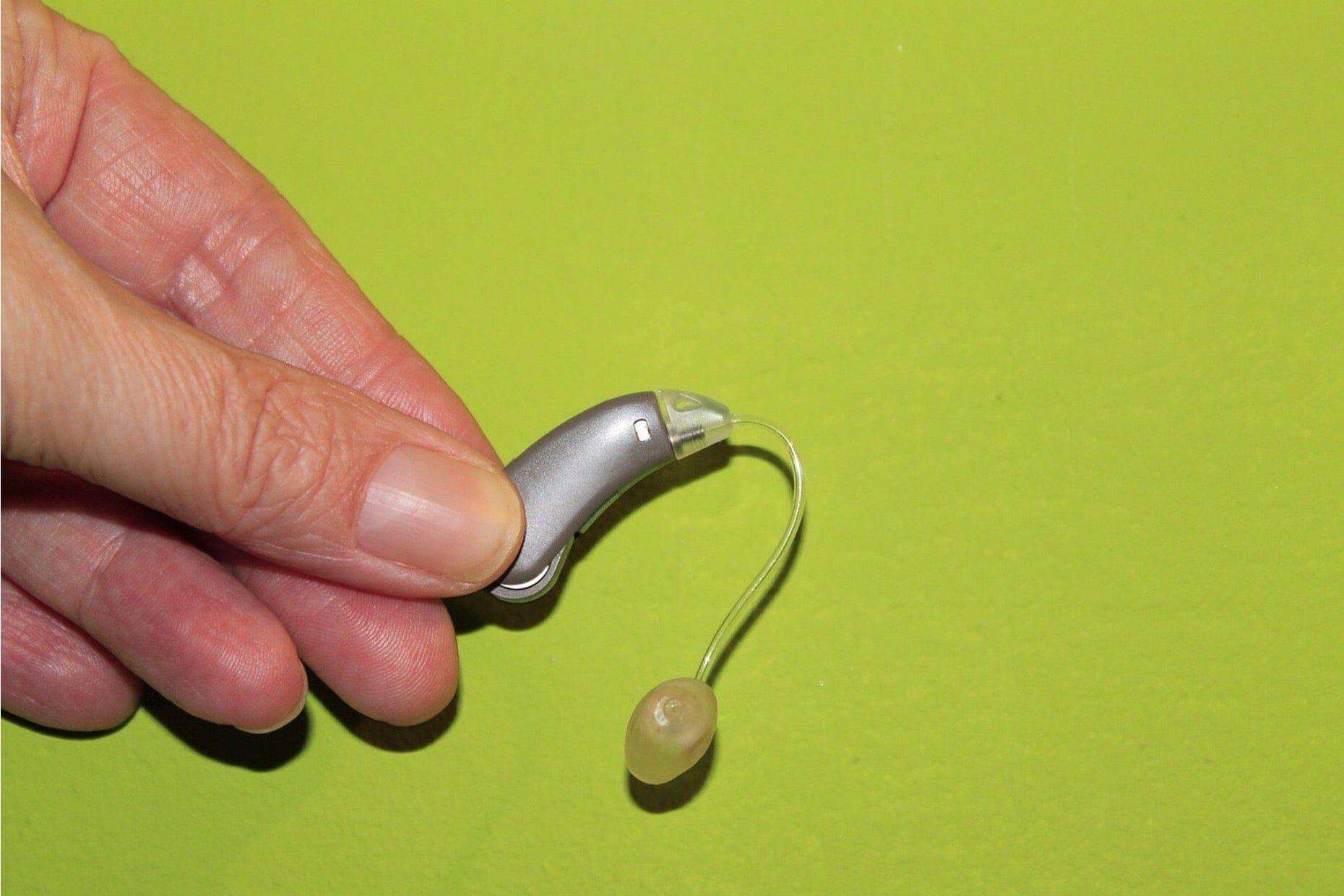 How to Change Disposable Hearing Aid Batteries?