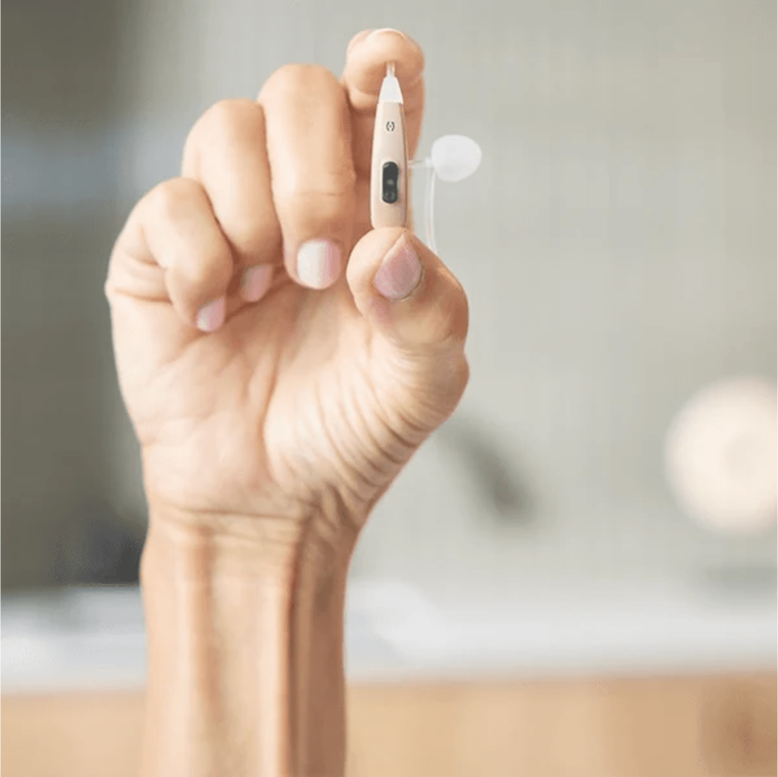 How to Clean Behind-The-Ear (BTE) Hearing Aids of Wax & Dirt?